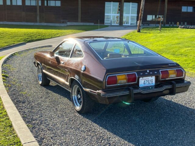 1977 Ford Mustang - photo 4