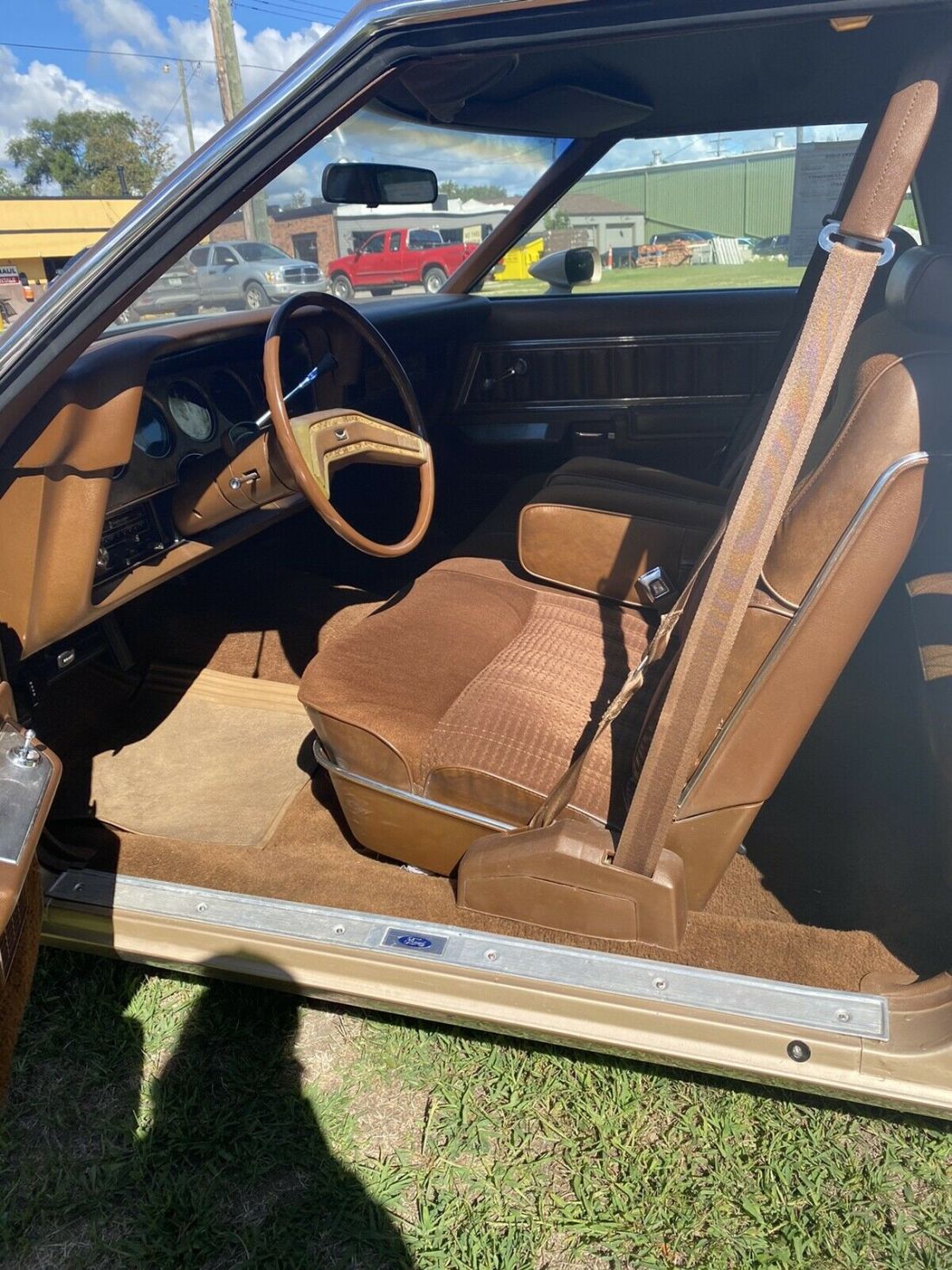 1977 Ford Thunderbird - photo 11