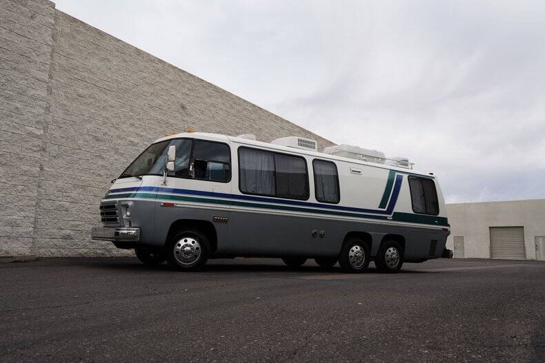 1977 GMC Eleganza Motorhome - photo 13
