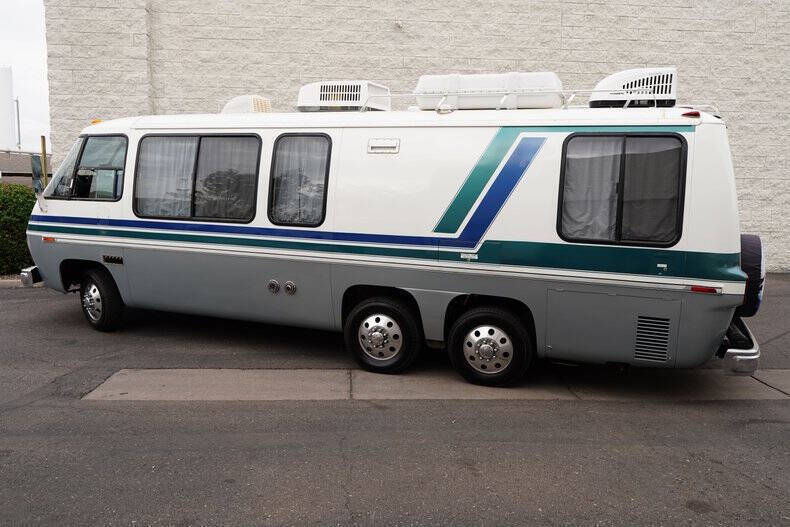 1977 GMC Eleganza Motorhome - photo 8