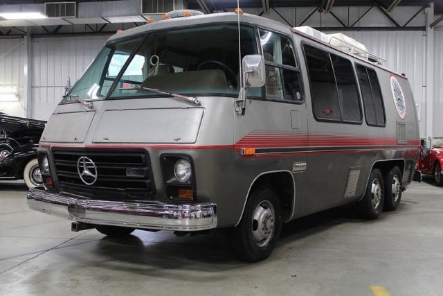 1977 GMC Front Wheel Drive Motorhome -- - photo 2
