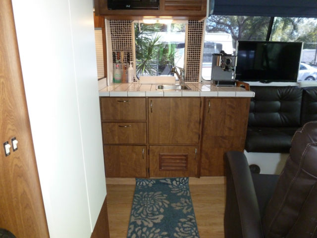 1977 GMC MOTORHOME - photo 9