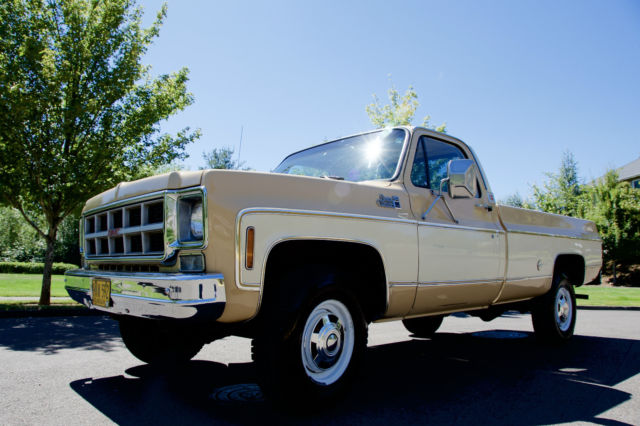 1977 GMC Sierra Classic 2500 Pickup 4WD with Only 92,000 Original Miles !!! 1977 GMC Sierra 2500