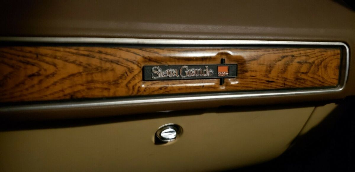 1977 GMC Sierra - photo 8