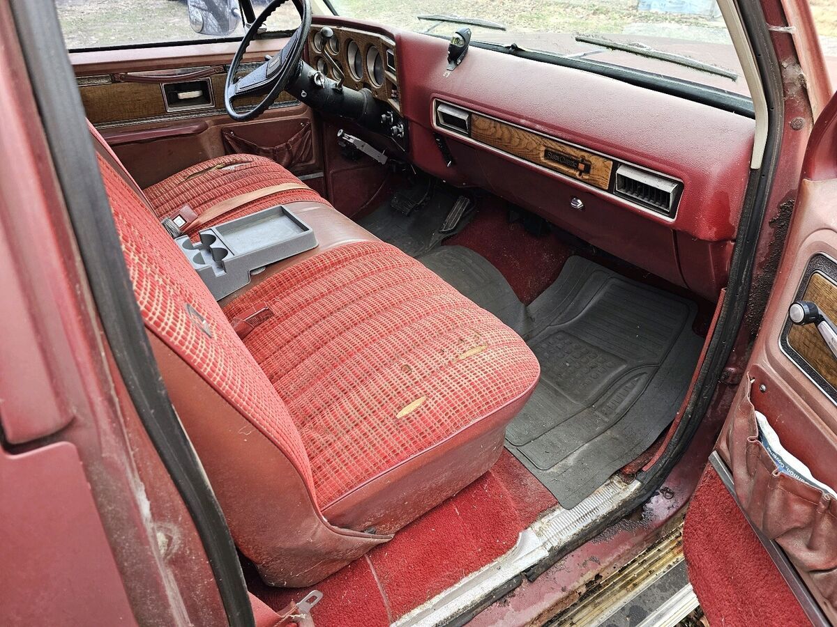 1977 GMC Suburban Sierra Classic 15 Towing Special - photo 8