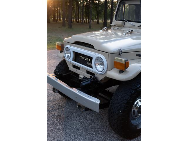 1977 Toyota HJ45 1977 HJ45 Landcruiser, Diesel, AC, 4 spd manua - photo 10