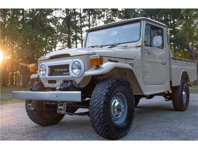 1977 Toyota HJ45 1977 HJ45 Landcruiser, Diesel, AC, 4 spd manua - photo 11