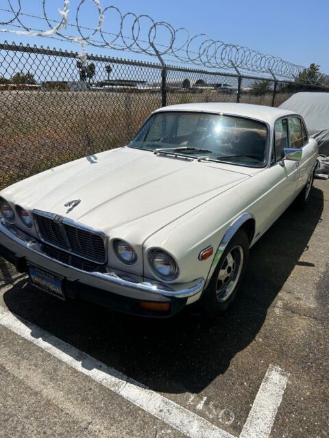 1977 Jaguar XJ6 - photo 5