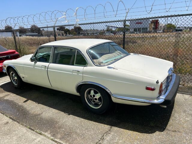 1977 Jaguar XJ6 - photo 6