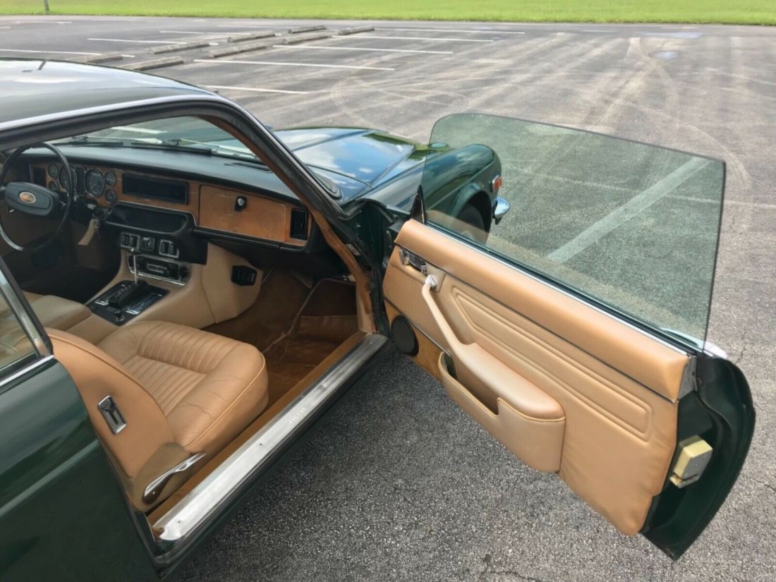 1977 Jaguar XJ6 Collectible low miles coupe no rust clean survivor - photo 10