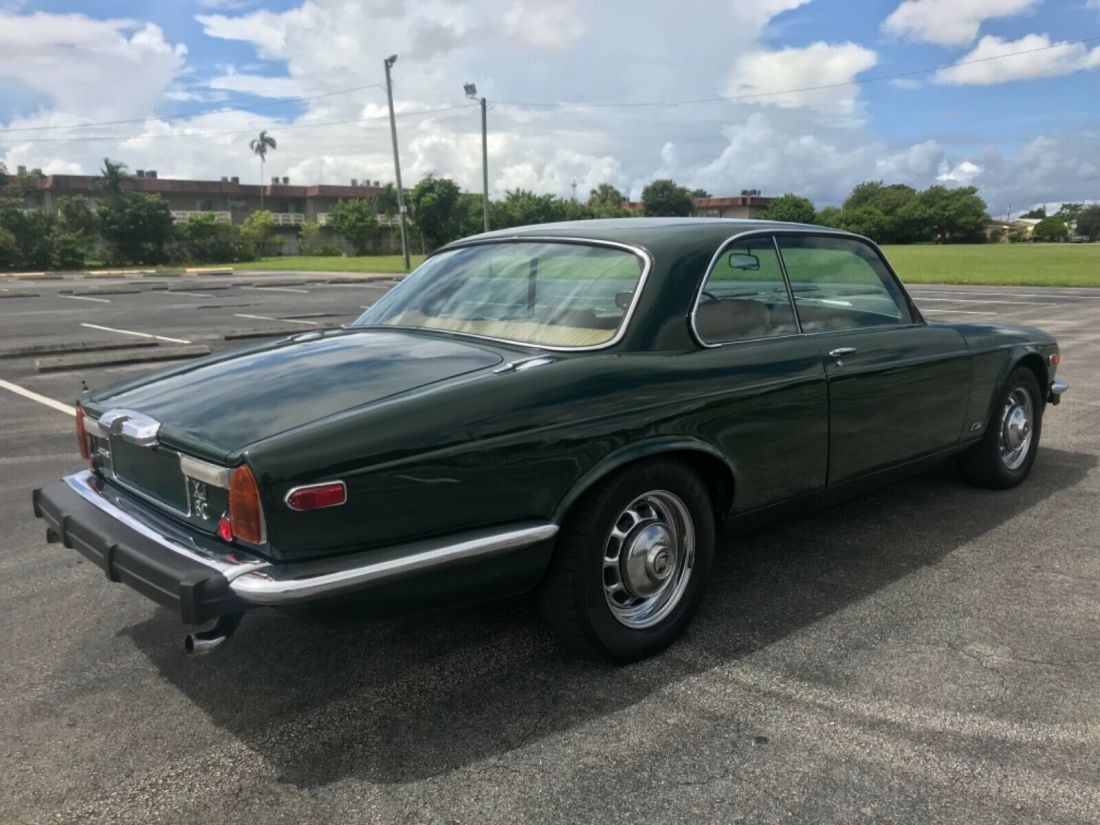 1977 Jaguar XJ6 Collectible low miles coupe no rust clean survivor - photo 5