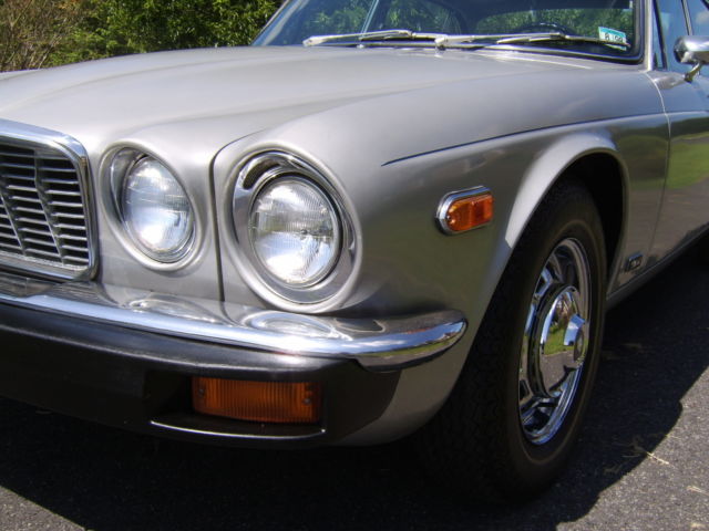 1977 Jaguar XJ6 - photo 2