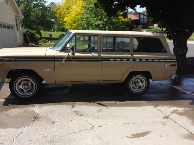 1977 Jeep Cherokee Chief Cherokee Jeep 4-door - photo 2