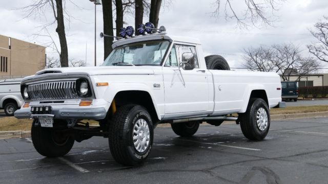 1977 Jeep J20 base, 5.9l 360