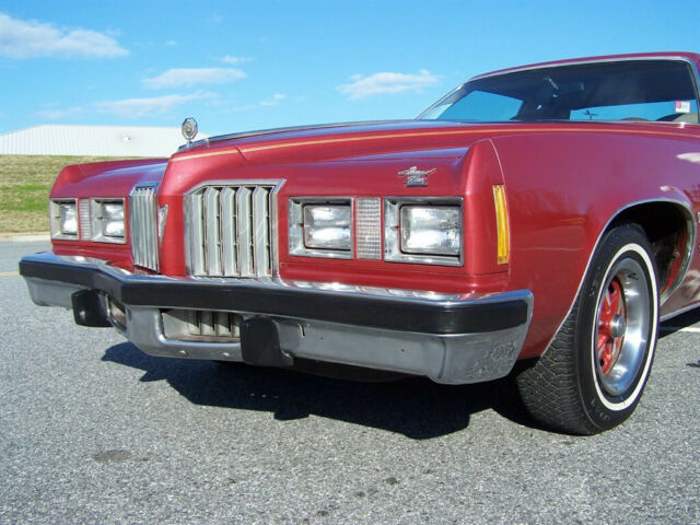 1977 Pontiac Grand Prix L Buckets & Console - photo 9