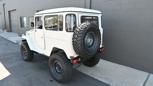 1977 Toyota Land Cruiser FJ40 - photo 2