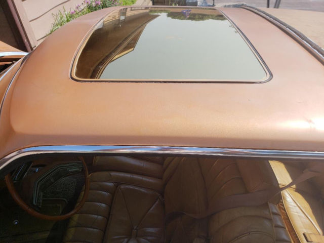 1977 Lincoln Continental - photo 2