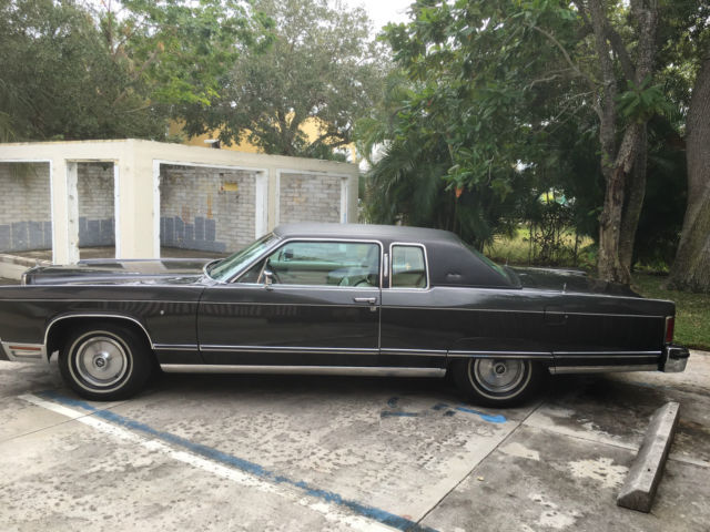 1977 Lincoln Continental - photo 2