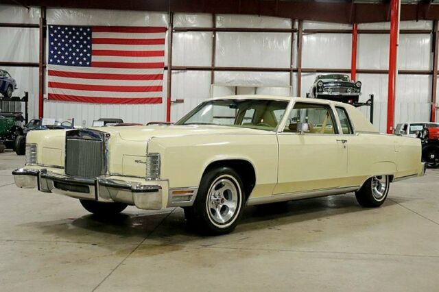 1977 Lincoln Continental 53122 Miles Cream Coupe V8 Automatic 1977 Lincoln Continental --