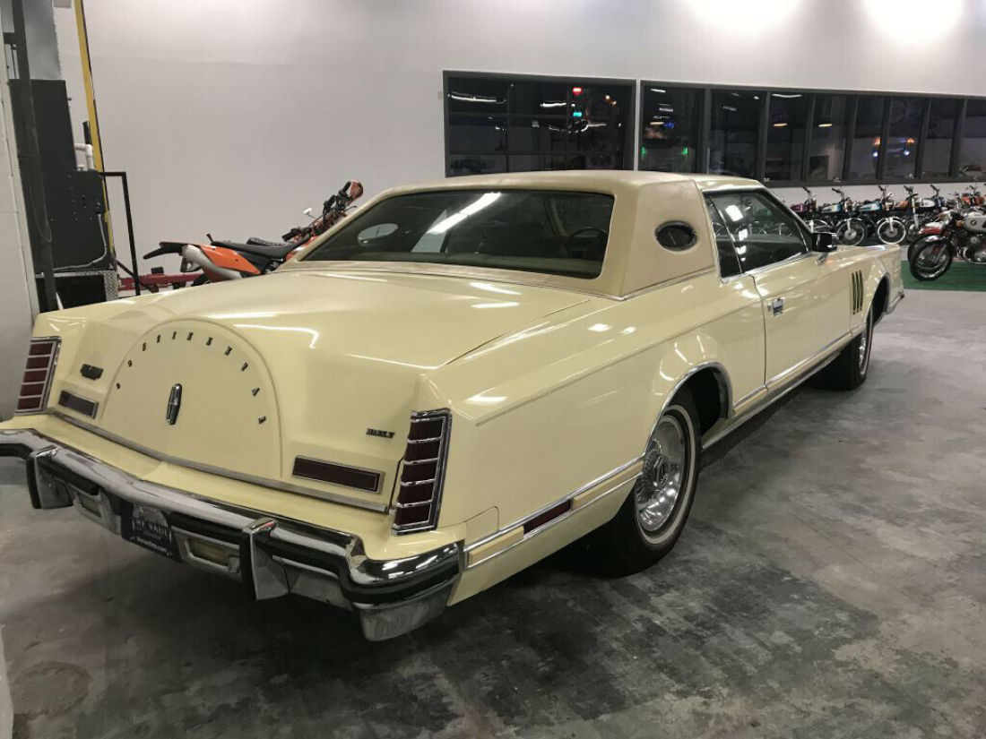 1977 Lincoln Continental - photo 10