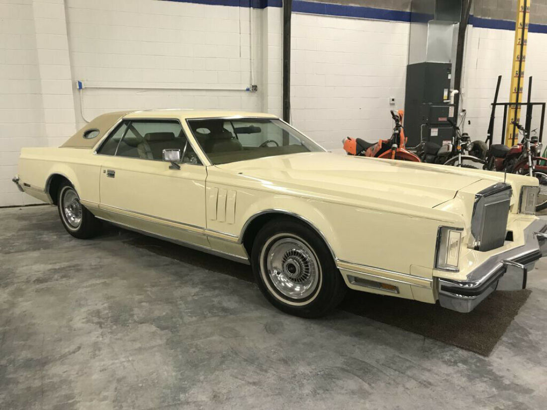 1977 Lincoln Continental - photo 2