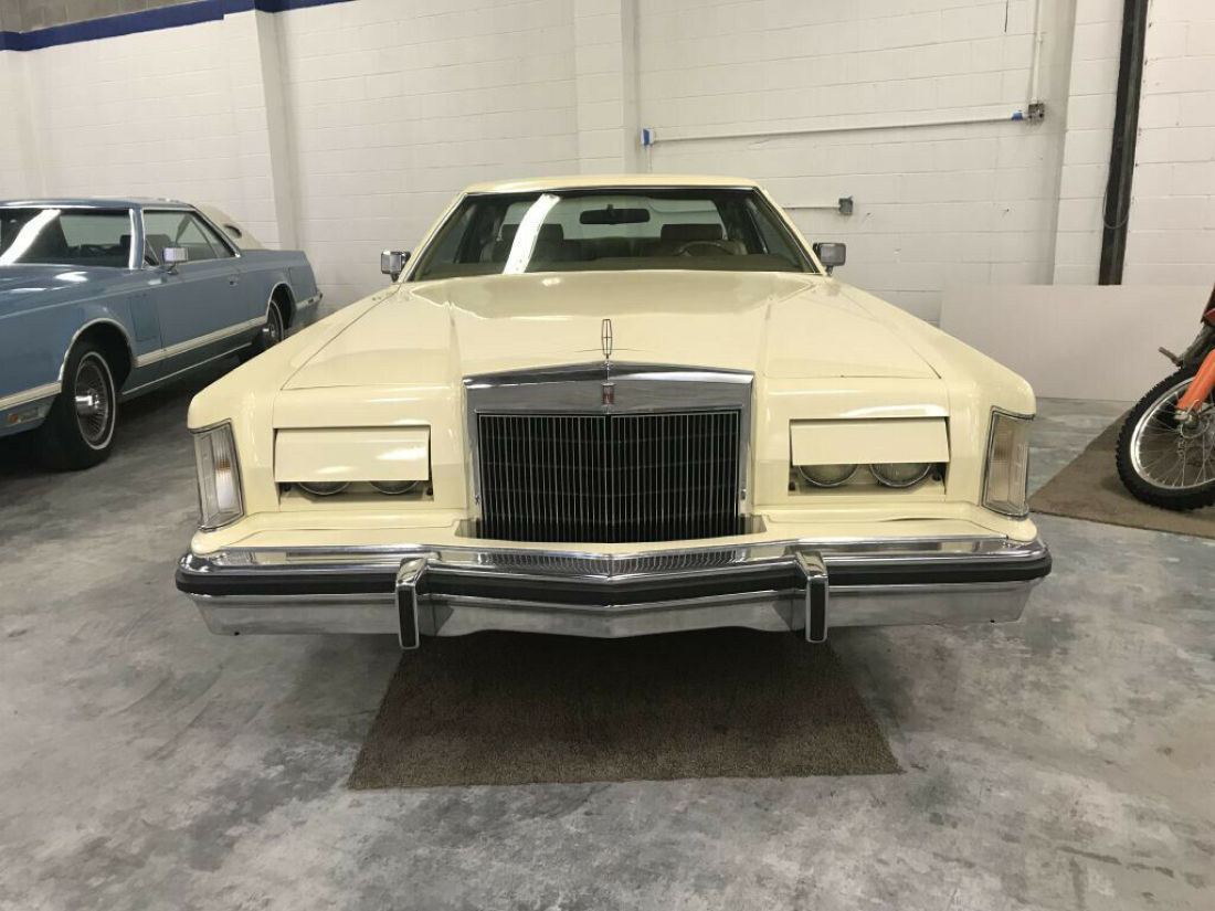 1977 Lincoln Continental - photo 3