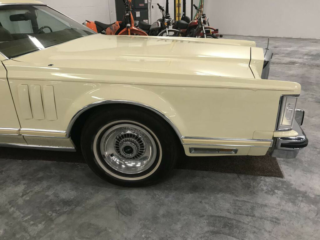 1977 Lincoln Continental - photo 7