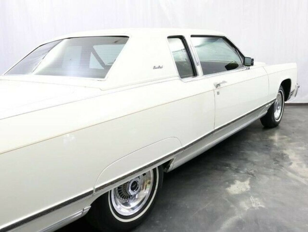 1977 Lincoln Continental - photo 7