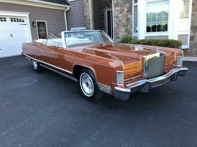 1977 Lincoln Continental - photo 2