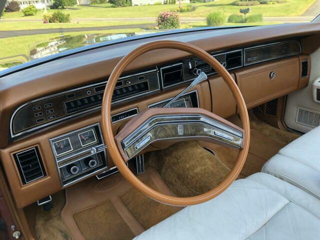 1977 Lincoln Continental - photo 8
