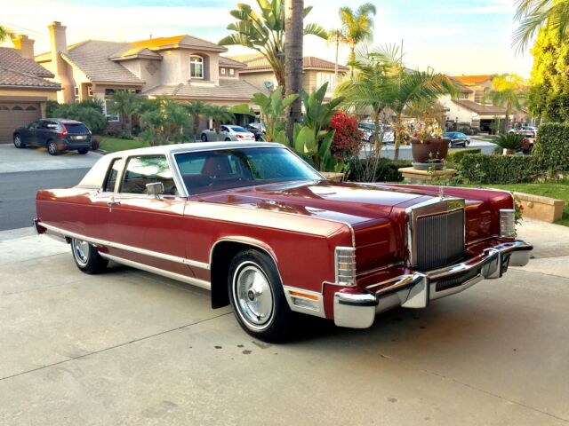 1977 Lincoln Continental Coupe - photo 2