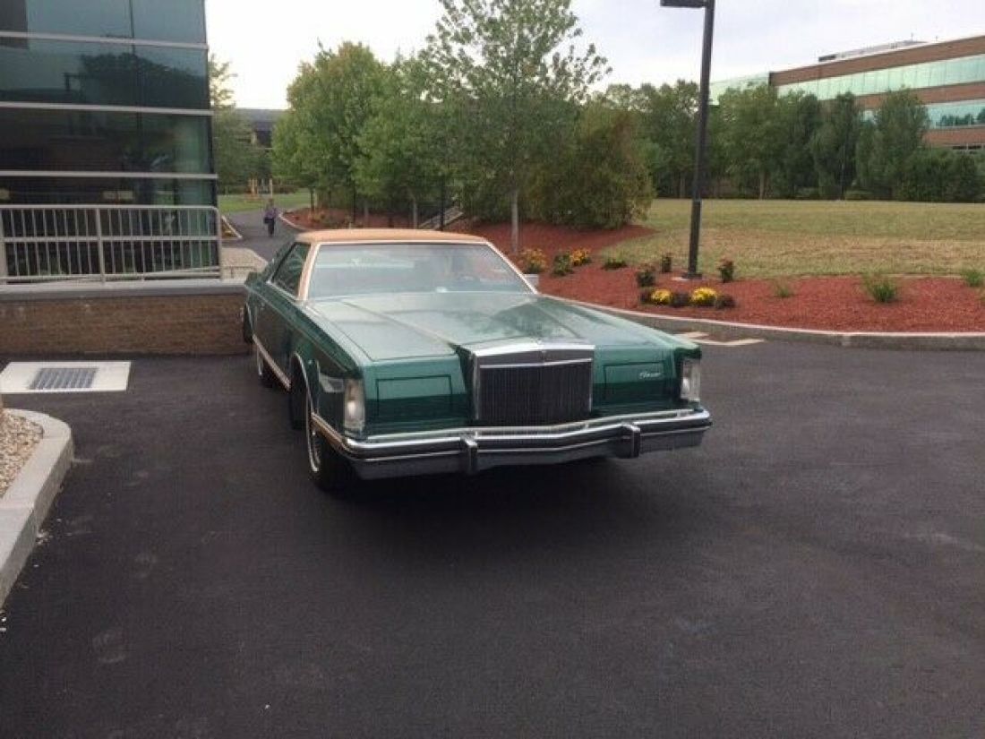1977 Lincoln Continental - photo 2