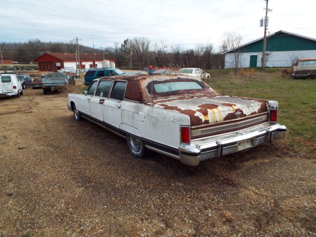 1977 Lincoln Continental - photo 2