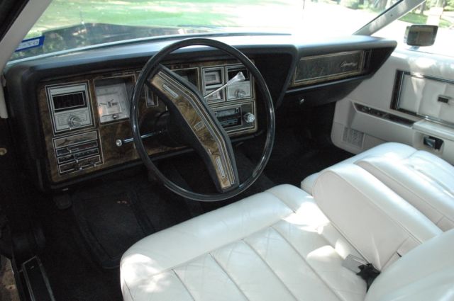 1977 Lincoln Continental - photo 2