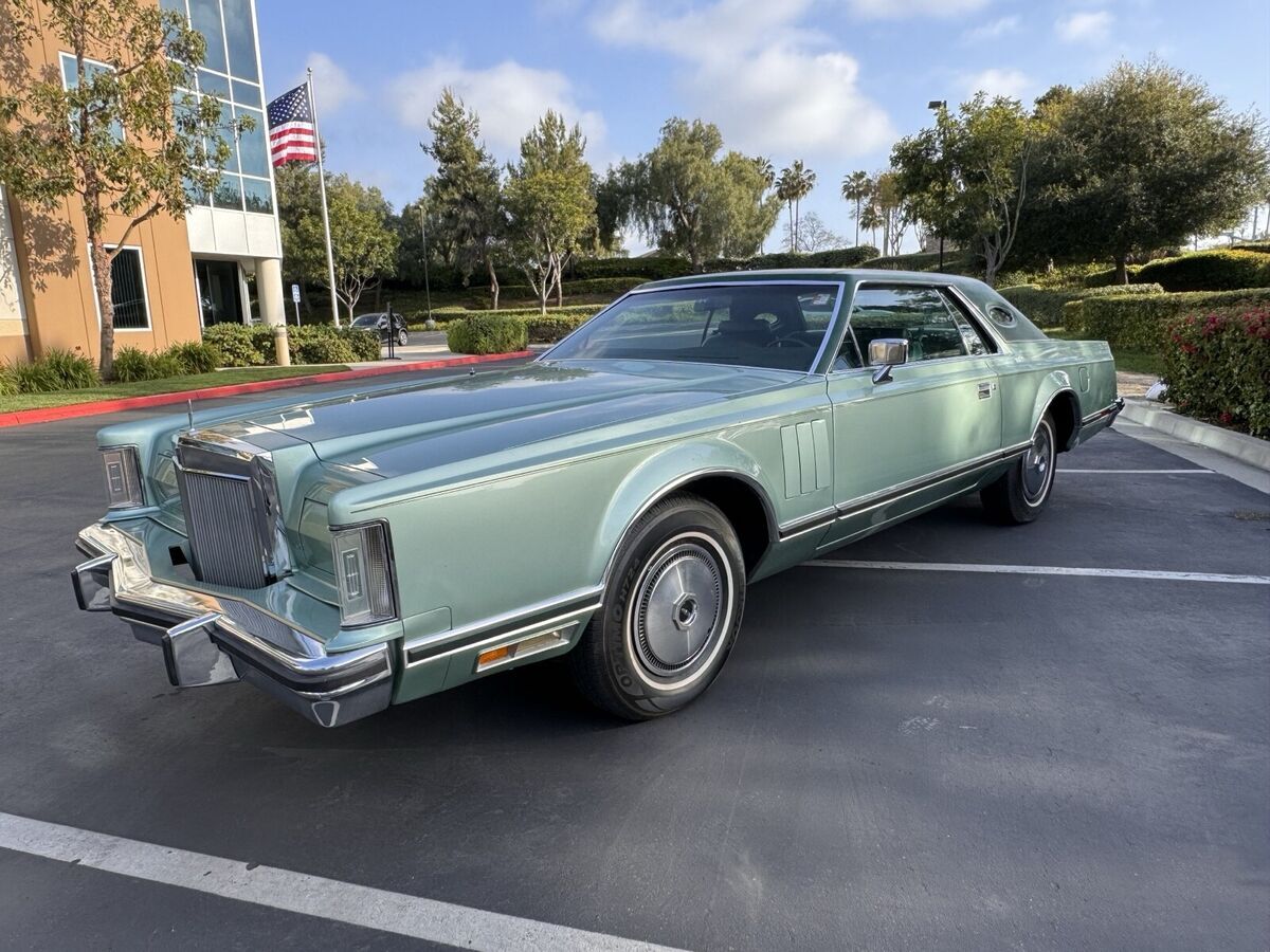 1977 Lincoln Continental Mark V - photo 11