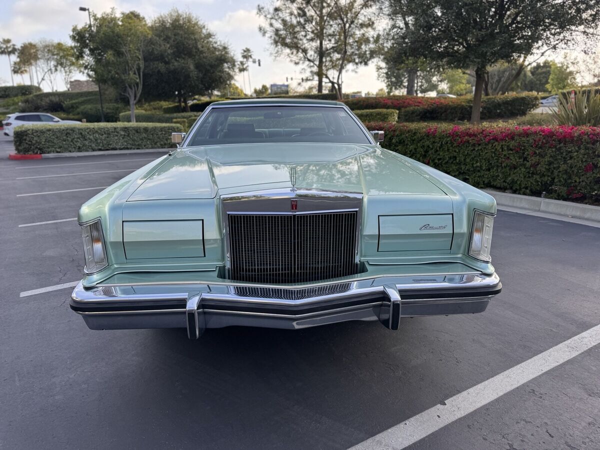 1977 Lincoln Continental Mark V - photo 2