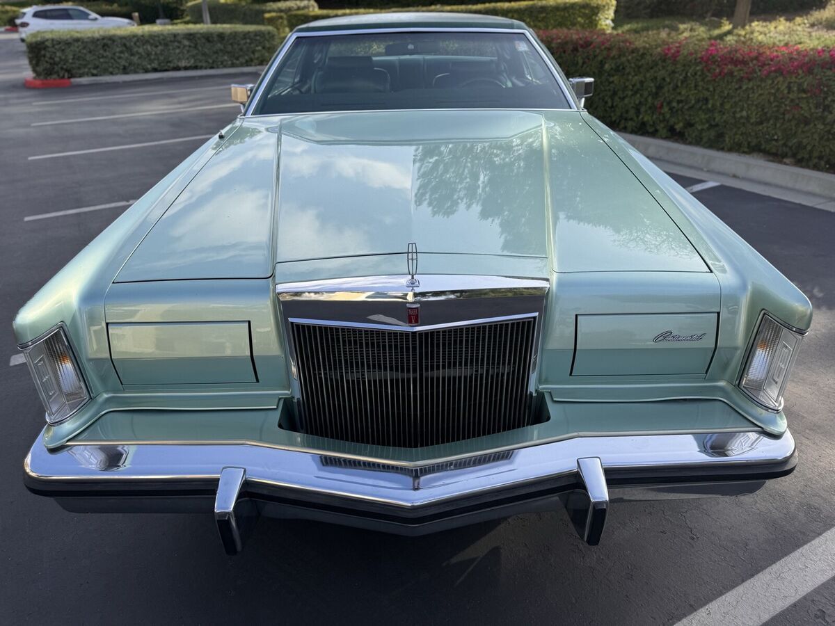 1977 Lincoln Continental Mark V - photo 9
