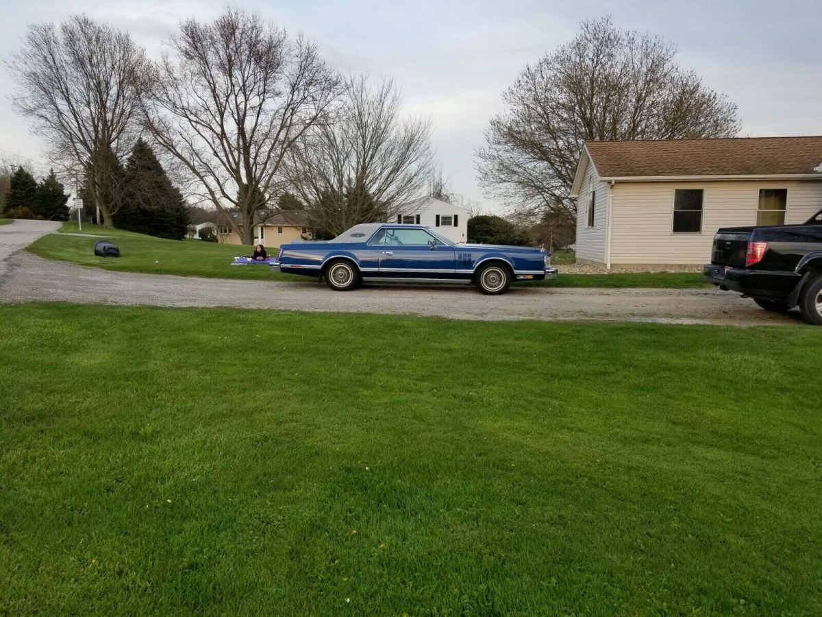 1977 Lincoln Continental - photo 8