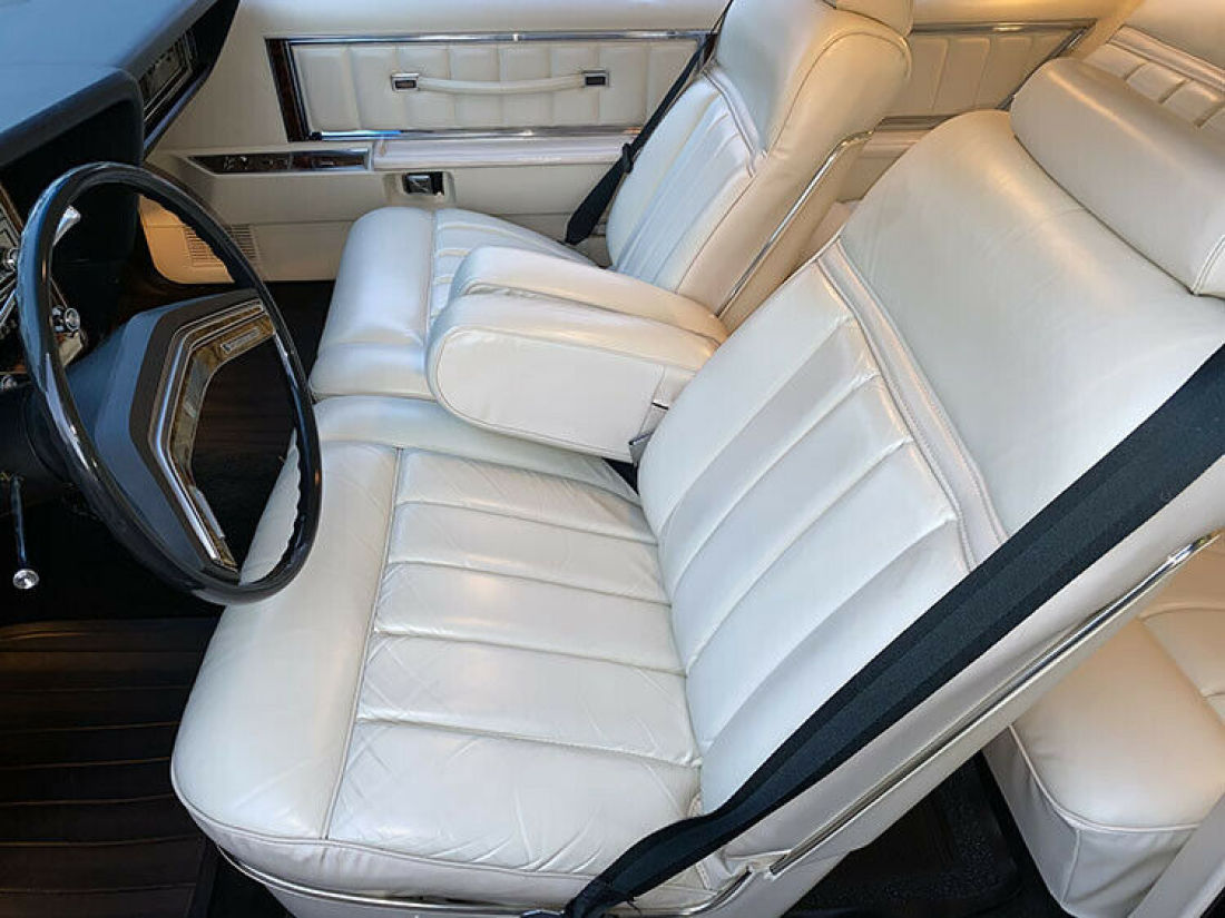 1977 Lincoln Continental Mark V with only 6,349 actual documented miles!! - photo 10