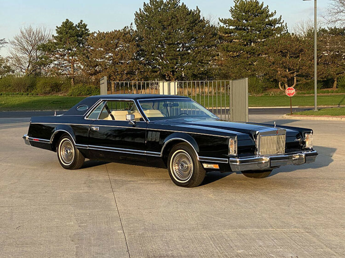 1977 Lincoln Continental Mark V with only 6,349 actual documented miles!! - photo 3