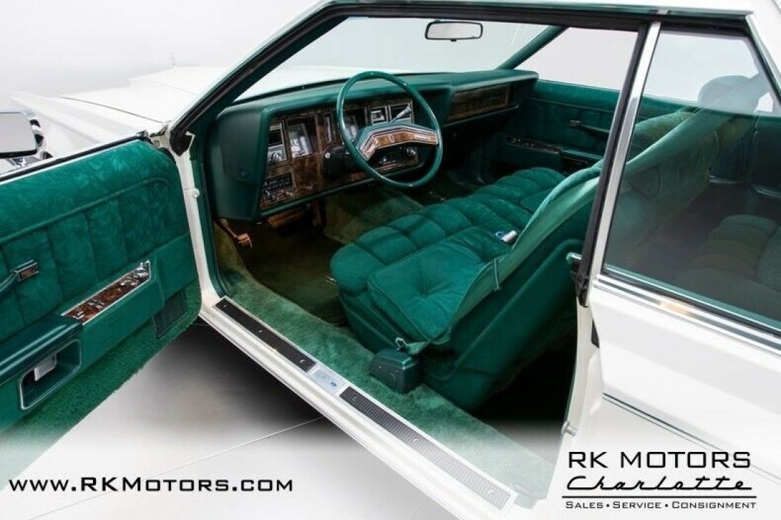 1977 Lincoln Continental Mark V - photo 3