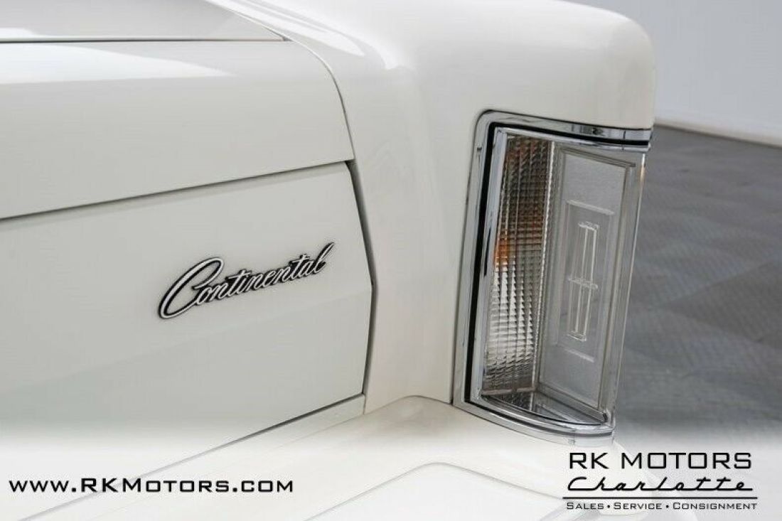 1977 Lincoln Continental Mark V - photo 6
