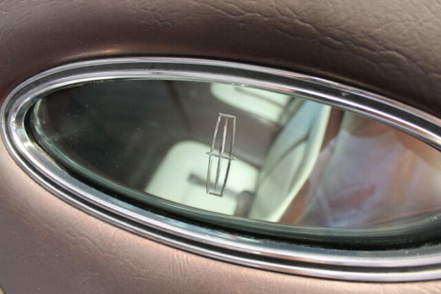 1977 Lincoln Continental - photo 10