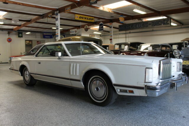 1977 Lincoln Continental - photo 2