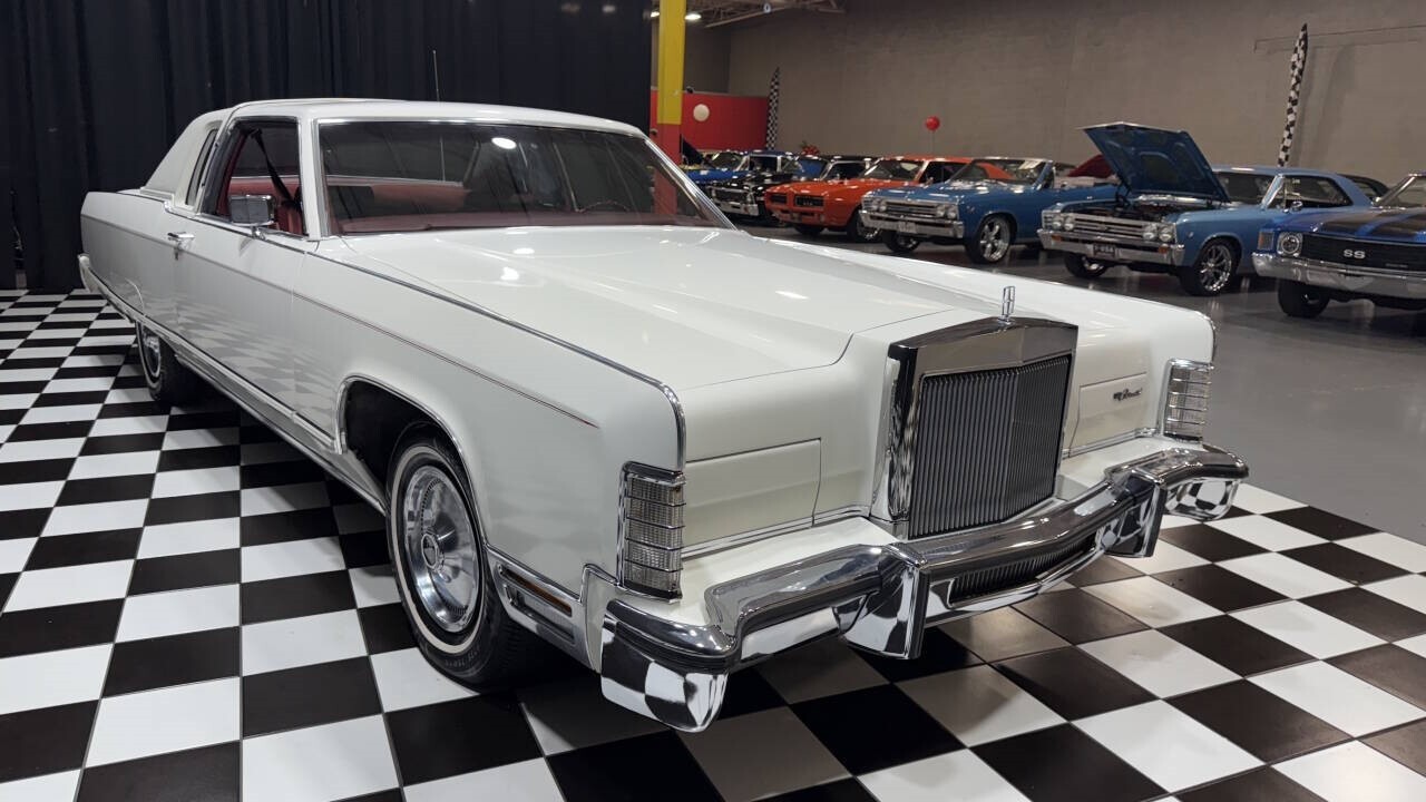 1977 Lincoln Continental ONLY 37K MILES MINT CONDITION MUST SEE!!!! - photo 10