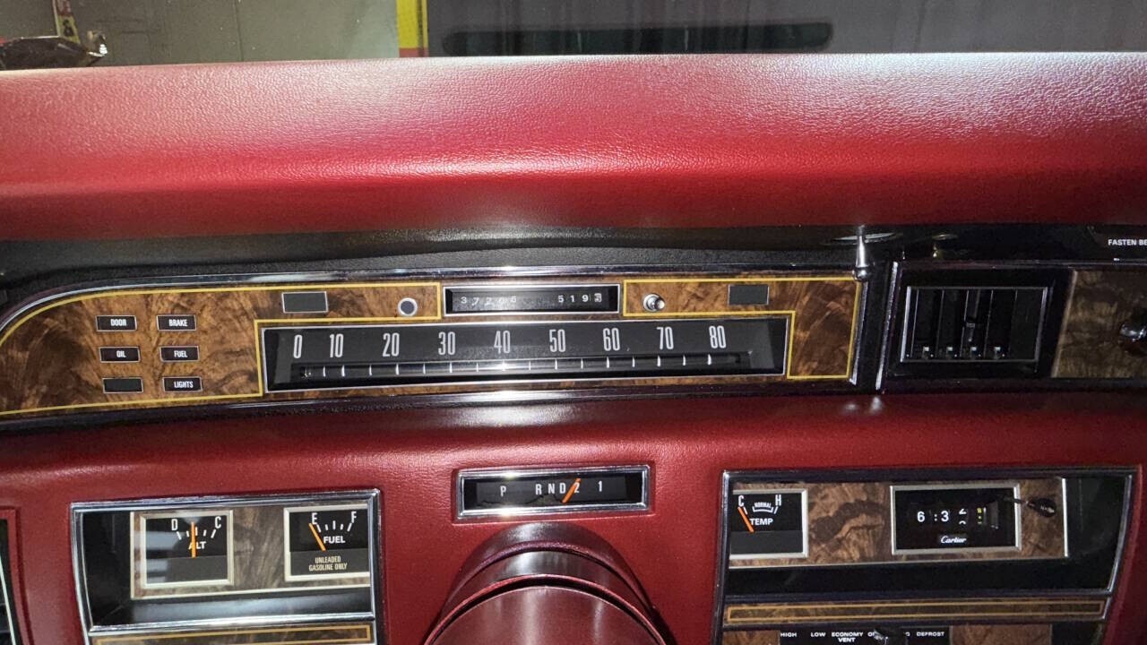 1977 Lincoln Continental ONLY 37K MILES MINT CONDITION MUST SEE!!!! - photo 4