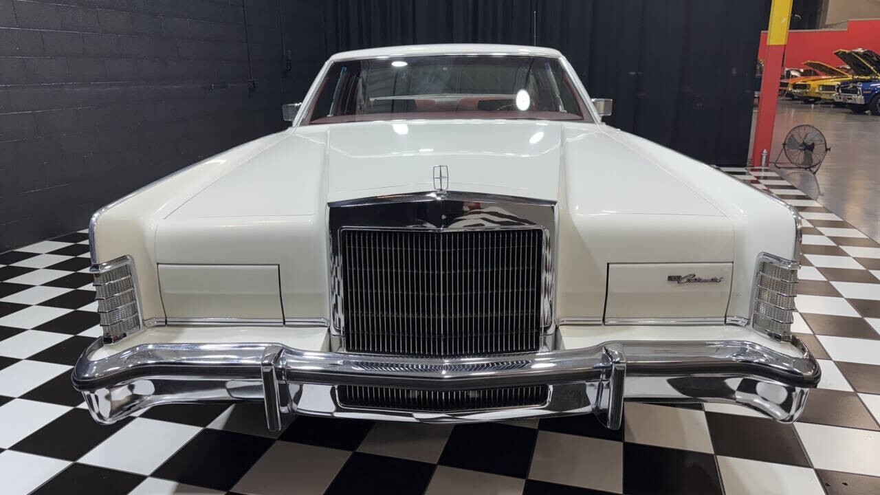 1977 Lincoln Continental ONLY 37K MILES MINT CONDITION MUST SEE!!!! - photo 9