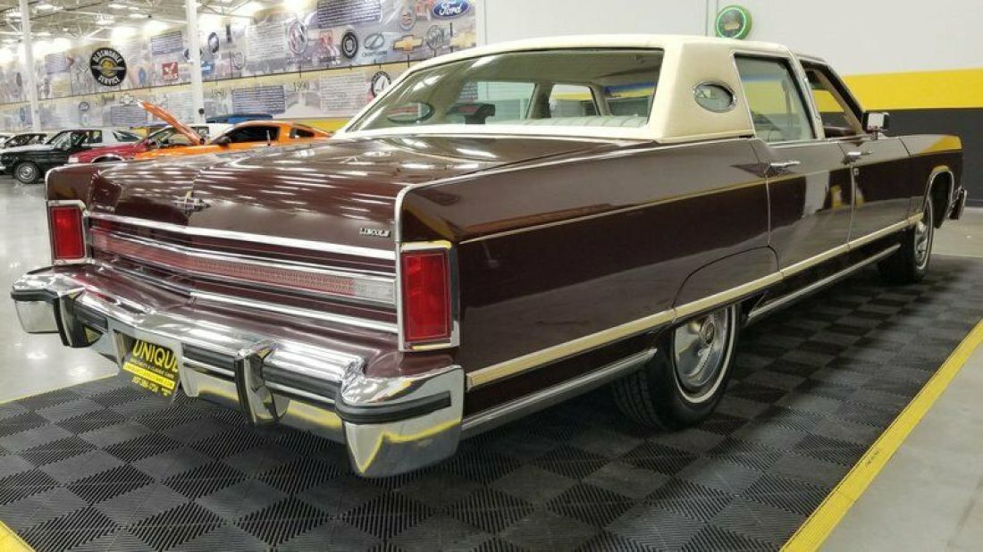 1977 Lincoln Continental Town Car - photo 4