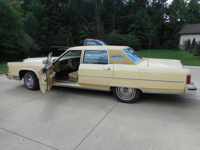 1977 Lincoln Continental Towncar - photo 3