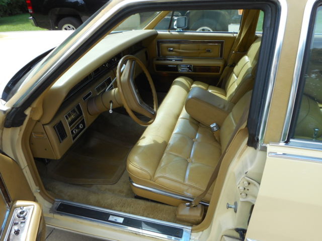 1977 Lincoln Continental Towncar - photo 4